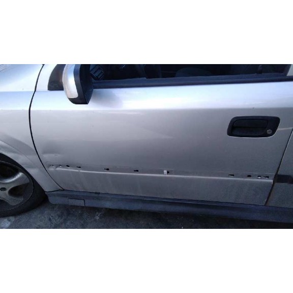 opel astra g berlina del año 2002