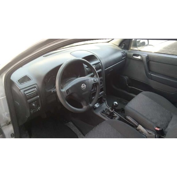 opel astra g berlina del año 2002