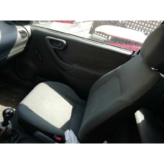 opel corsa c del año 2002