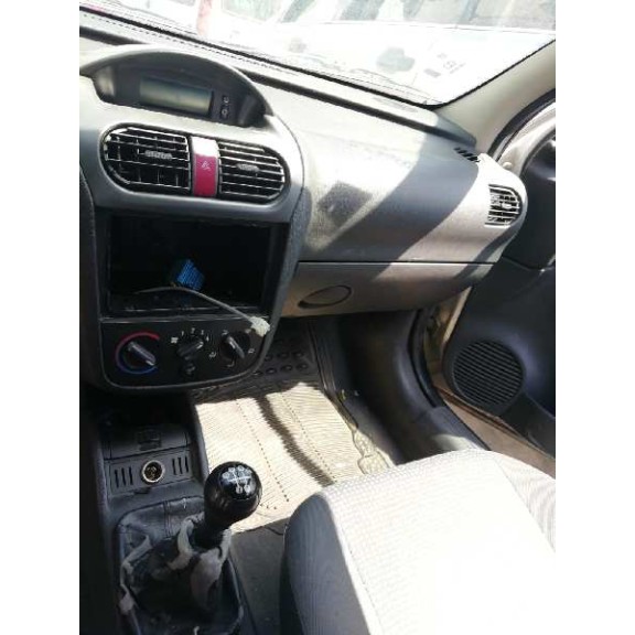 opel corsa c del año 2002