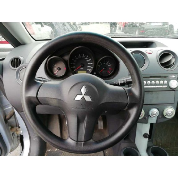 mitsubishi colt berlina 5 (z30a) del año 2005