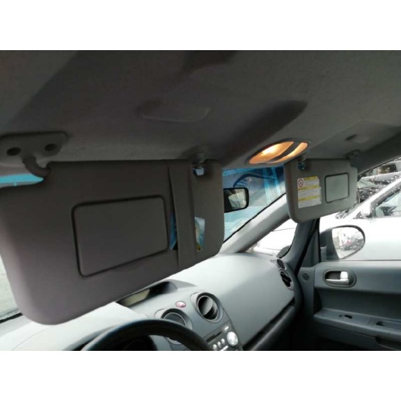 mitsubishi colt berlina 5 (z30a) del año 2005