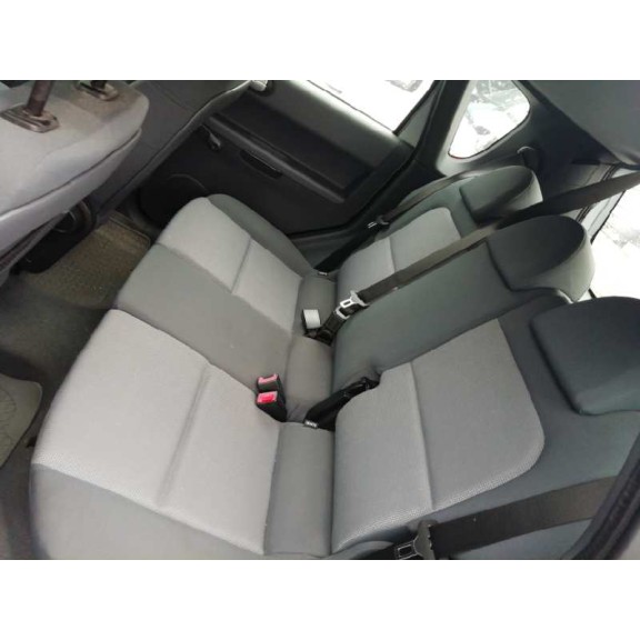 mitsubishi colt berlina 5 (z30a) del año 2005