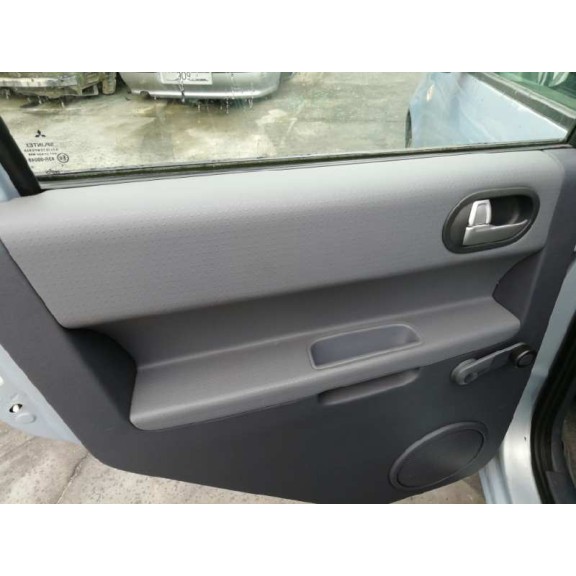 mitsubishi colt berlina 5 (z30a) del año 2005