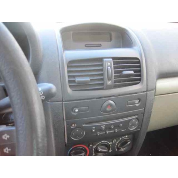 renault clio ii fase ii (b/cb0) del año 2003