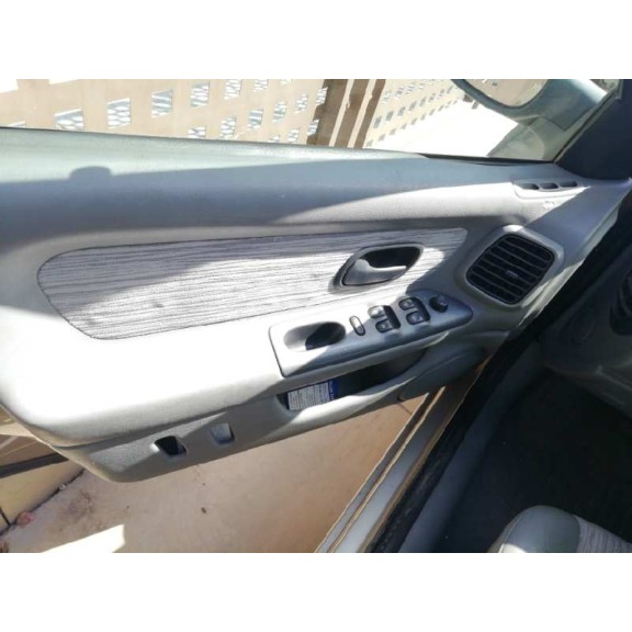 renault laguna (b56) del año 2000