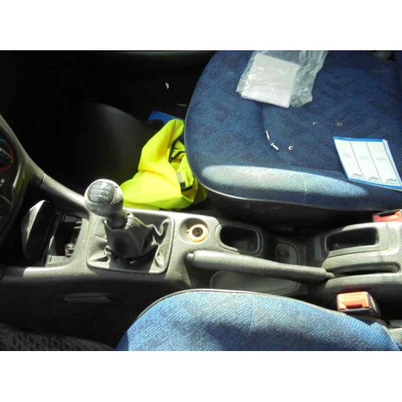 peugeot 206 berlina del año 2001