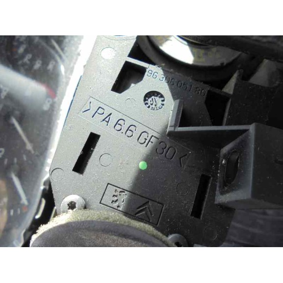 peugeot 206 berlina del año 2001