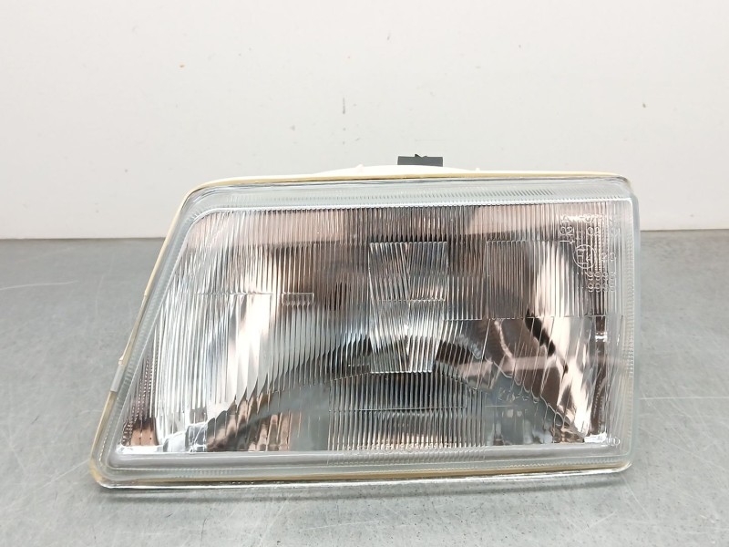 Recambio de faro izquierdo para peugeot 205 berlina 1.1 referencia OEM IAM 6204a4 11540521 