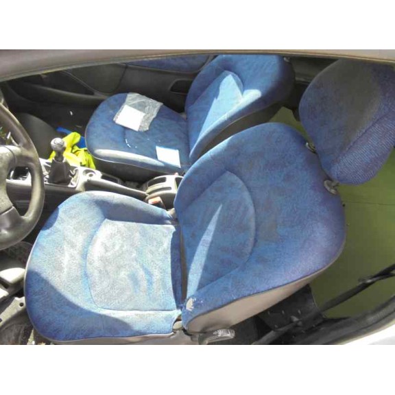 peugeot 206 berlina del año 2001