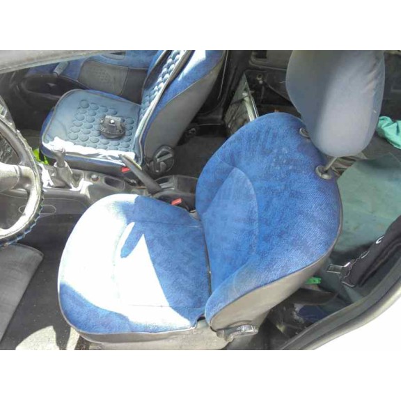 peugeot 206 berlina del año 2001