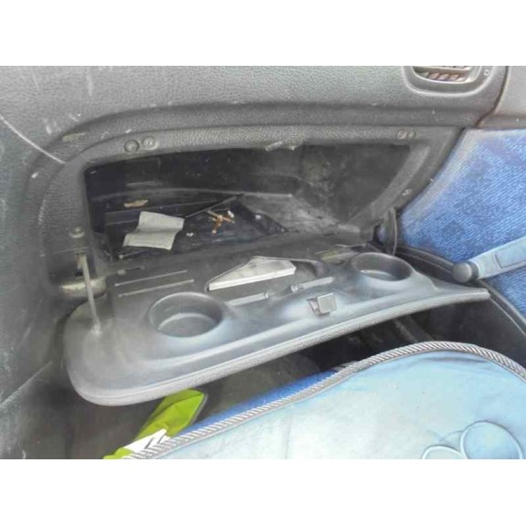 peugeot 206 berlina del año 2001