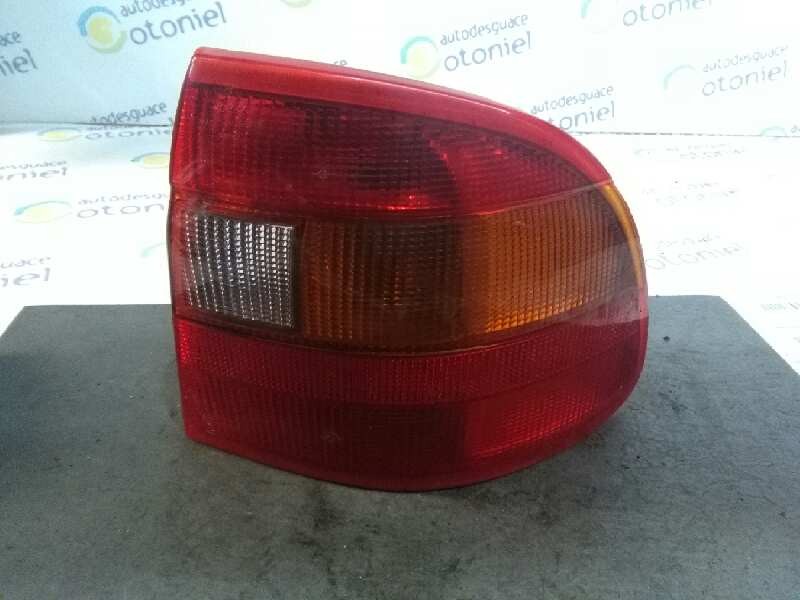 Recambio de piloto trasero derecho para opel astra f berlina básico referencia OEM IAM   