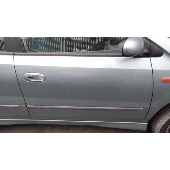 nissan almera tino (v10m) del año 2001