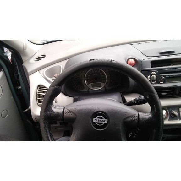 nissan almera tino (v10m) del año 2001