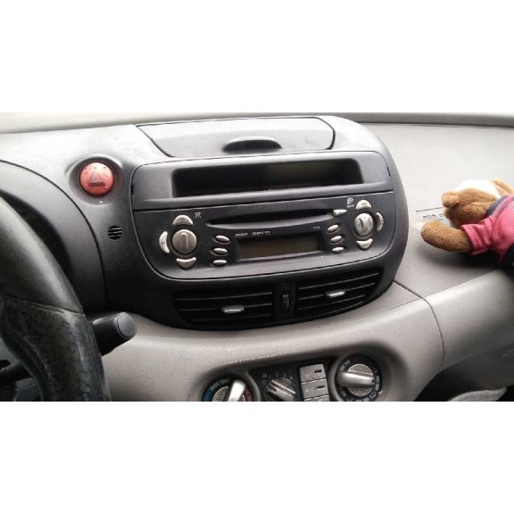 nissan almera tino (v10m) del año 2001