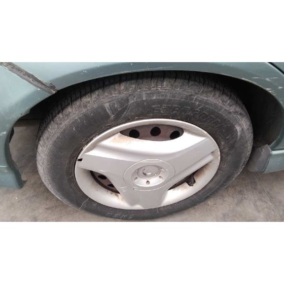 nissan almera tino (v10m) del año 2001