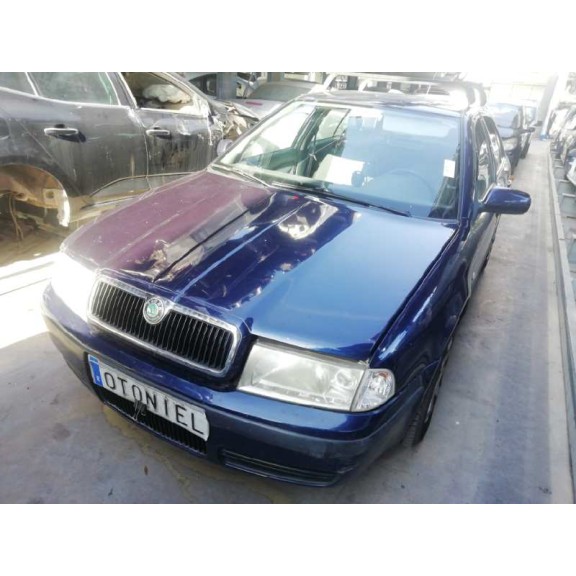 skoda octavia berlina (1u2) del año 2001