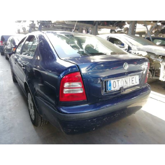 skoda octavia berlina (1u2) del año 2001