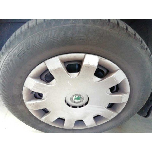 skoda octavia berlina (1u2) del año 2001