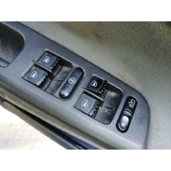 skoda octavia berlina (1u2) del año 2001