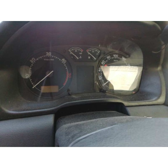 skoda octavia berlina (1u2) del año 2001