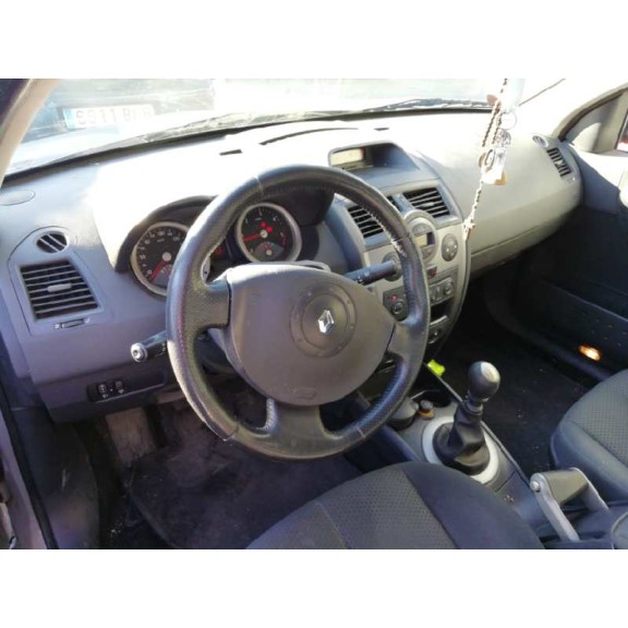 renault megane ii classic berlina del año 2004