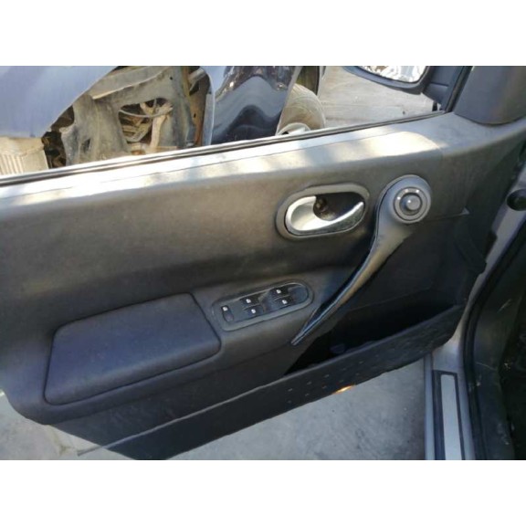 renault megane ii classic berlina del año 2004