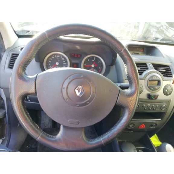 renault megane ii classic berlina del año 2004