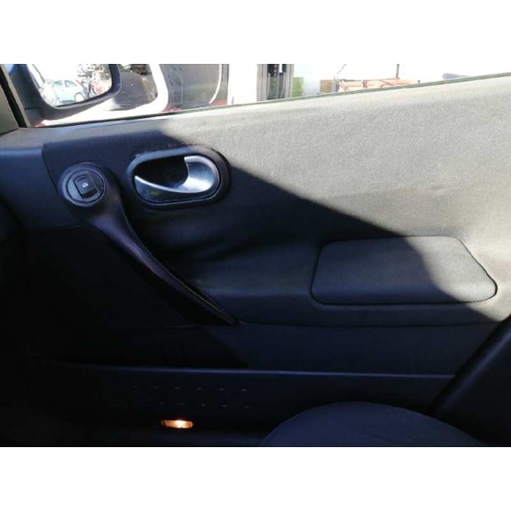 renault megane ii classic berlina del año 2004