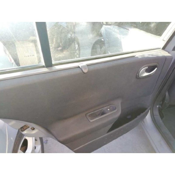 renault megane ii classic berlina del año 2004