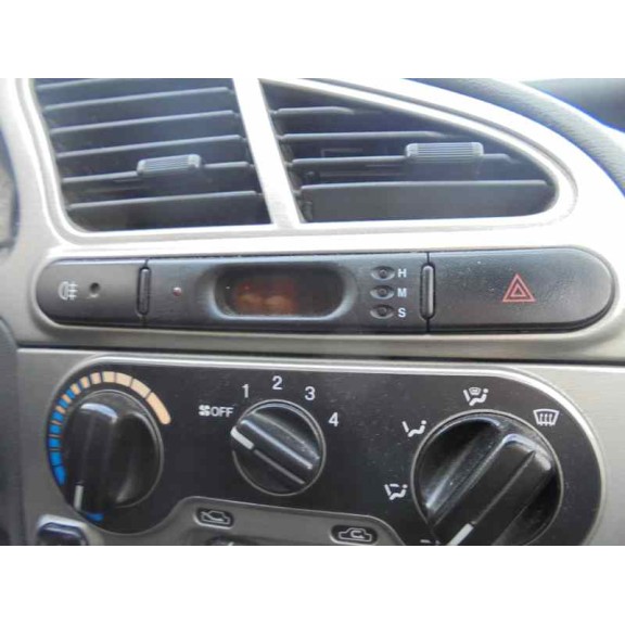 daewoo lanos del año 2001