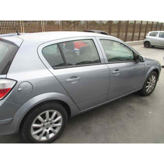 opel astra h berlina del año 2005