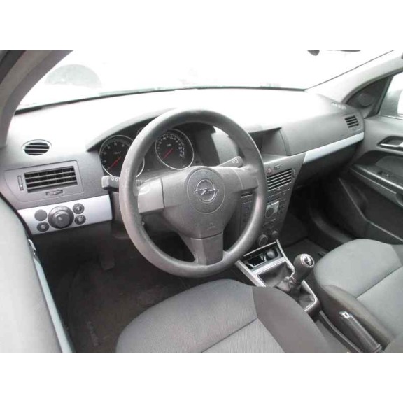 opel astra h berlina del año 2005