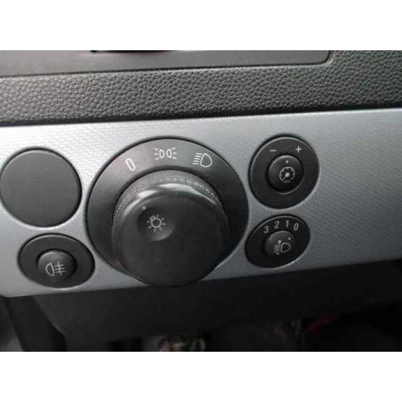 opel astra h berlina del año 2005