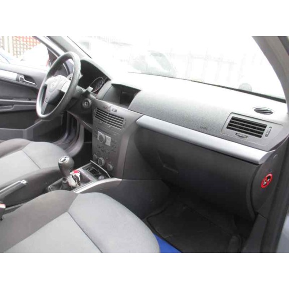 opel astra h berlina del año 2005