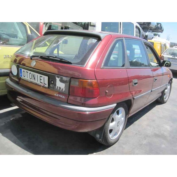 opel astra f berlina del año 1996