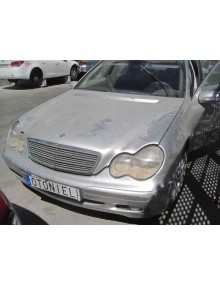 mercedes-benz clase c (w203) berlina del año 2004