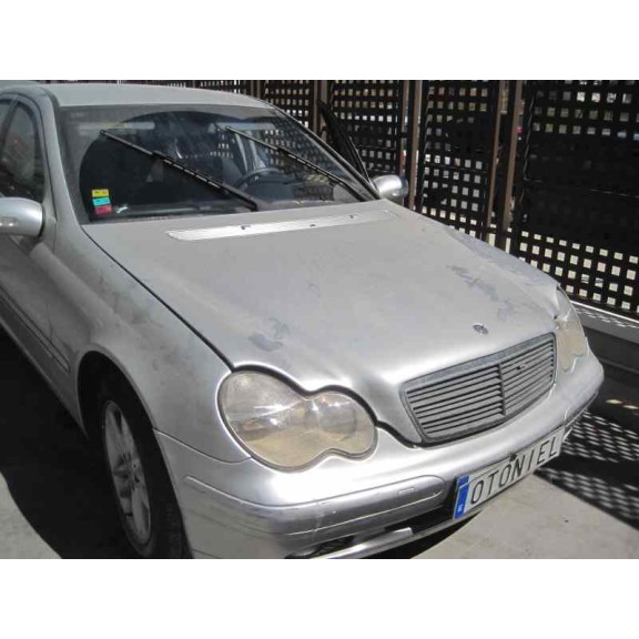 mercedes-benz clase c (w203) berlina del año 2004