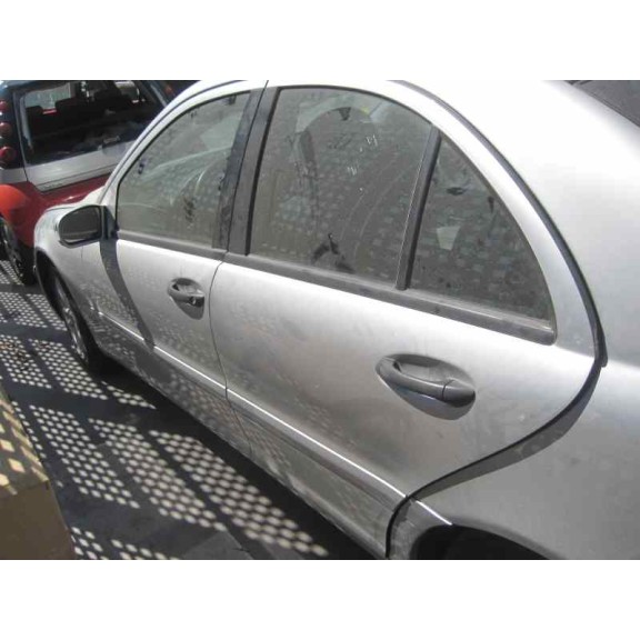 mercedes-benz clase c (w203) berlina del año 2004