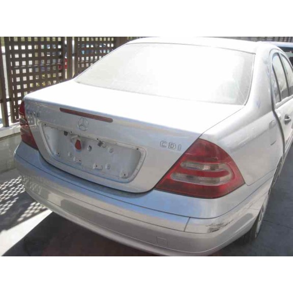 mercedes-benz clase c (w203) berlina del año 2004