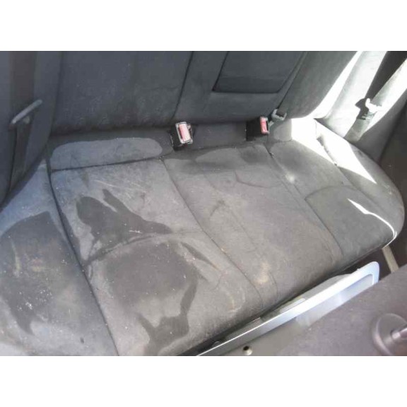 mercedes-benz clase c (w203) berlina del año 2004