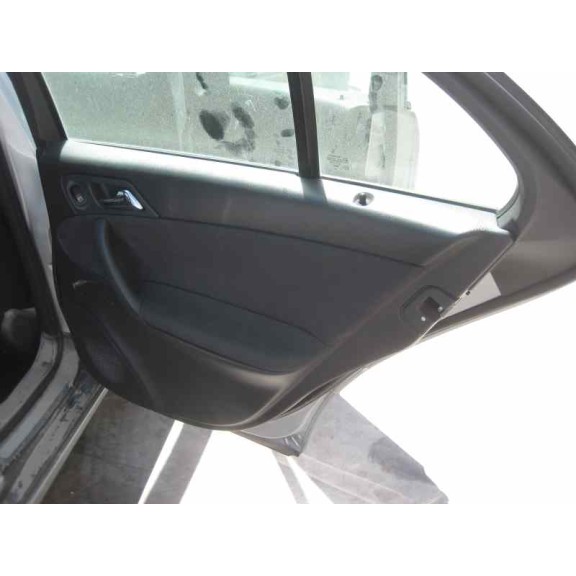 mercedes-benz clase c (w203) berlina del año 2004