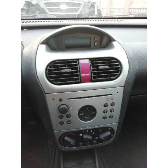 opel corsa c del año 2004