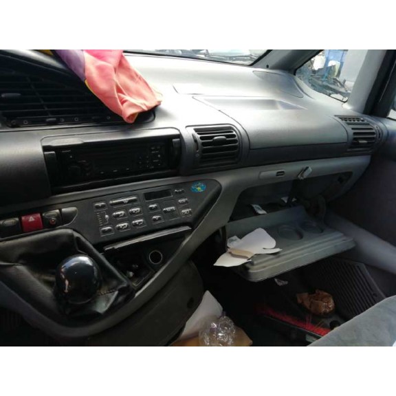 peugeot 806 del año 2001