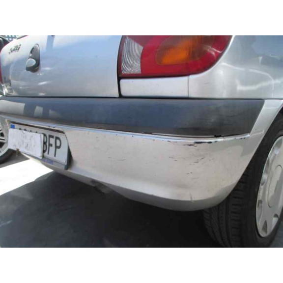 ford fiesta berlina (dx) del año 2001