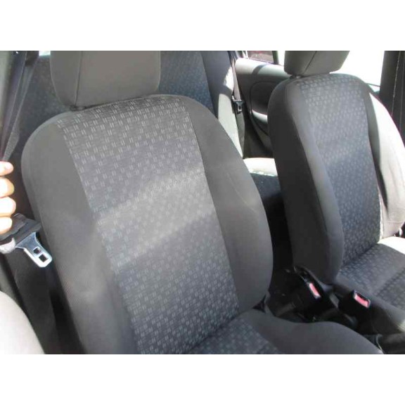 ford fiesta berlina (dx) del año 2001