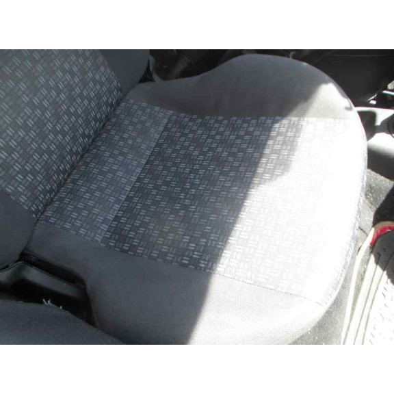 ford fiesta berlina (dx) del año 2001