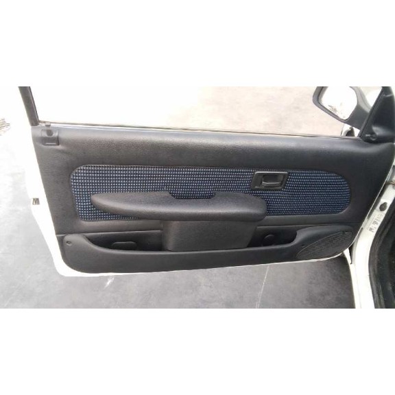 peugeot 106 (s2) del año 2000