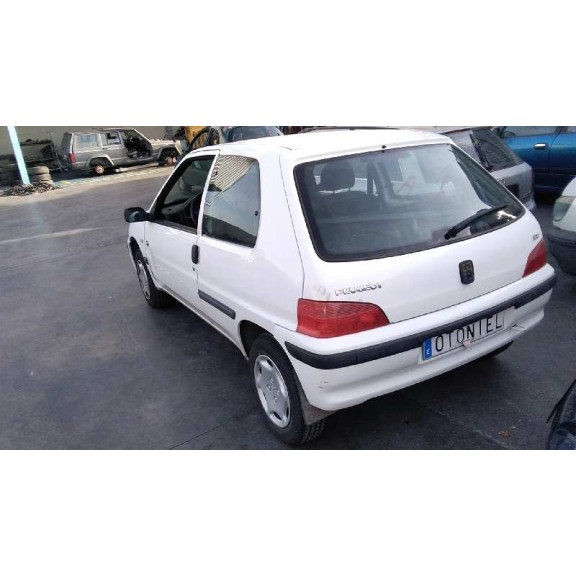 peugeot 106 (s2) del año 2000